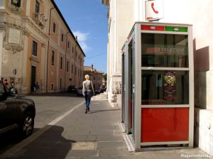 Ah, la sana fragranza di urina delle vecchie cabine!